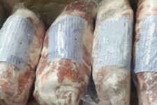 ۳۲۰ تن فرآورده پروتئینی منجمد در بازار‌های ایلام توزیع می‌شود