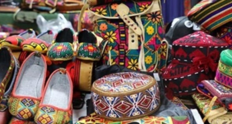 برپایی نمایشگاه نوروزی و تناتر خیابانی در شهرستان مهران