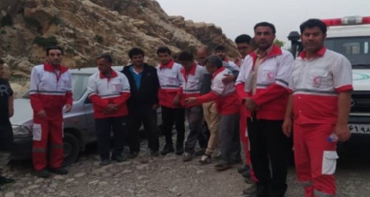 نجات مرد 42 ساله در ارتفاعات روستای شیخ مکان شهرستان دره‌شهر