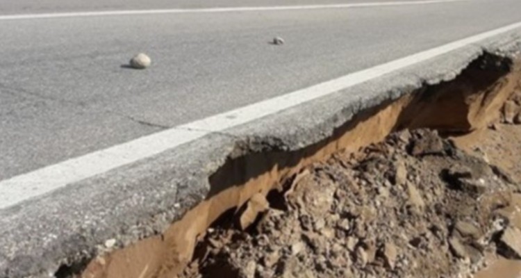 امام جمعه دهلران: اگر نمی‌توانید راه را درست کنید تا خودمان اقدام کنیم