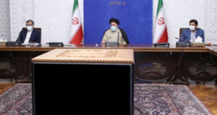 لزوم ایجاد ثبات در بازار دارو/ تامین ارز داروهای خاص ضروری است