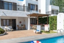 هشدار پلیس فتا ایلام؛ در زمان رزرو باغ، ویلا و سوئیت فریب کلاهبرداران را نخورید