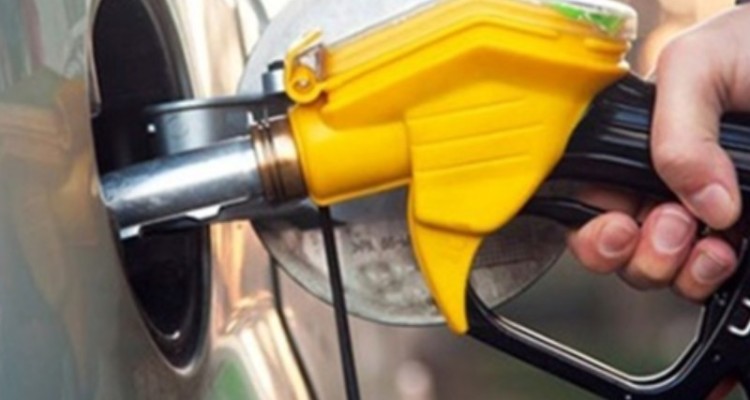 صرفه جویی ۵۲ میلیون لیتری بنزین در ایلام