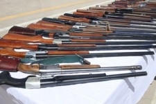 ۲۸ قبضه سلاح جنگی در «دهلران» کشف شد/ متواری شدن 2 نفر از متهمان شناسایی شده