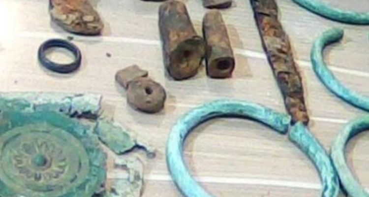 کشف ۵۴ قطعه عتیقه مربوط به هزاره اول قبل از میلاد در «دره‌شهر»