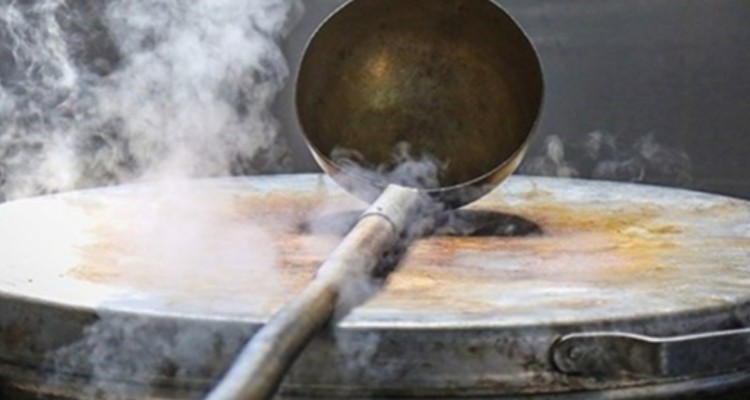 طبخ و توزیع 10 هزار پرس غذای گرم میان نیازمندان ایوانی در ماه مبارک رمضان