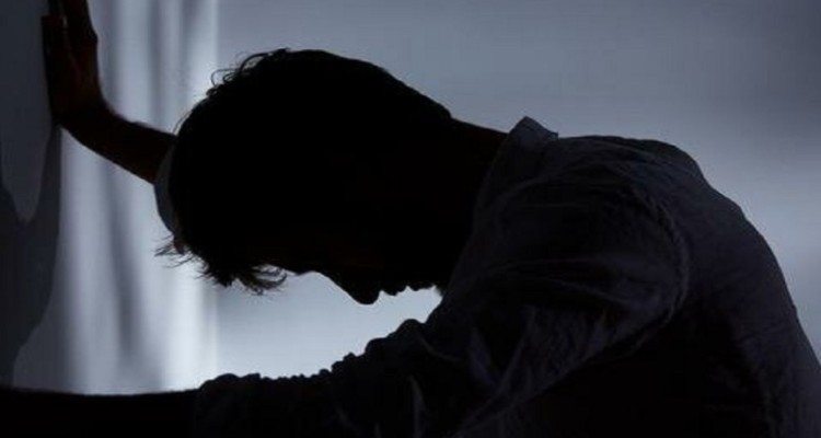 چرا احساس بی‌ارزشی می‌کنیم؟