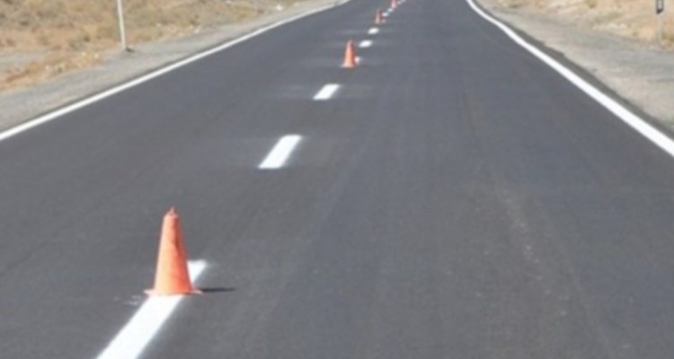 خط کشی یک هزار و 650 کیلومتر از محورهای مواصلاتی ایلام