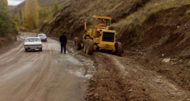 سیل ۳۰۰ کیلومتر از راه های عشایری را تخریب کرده است