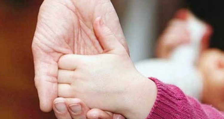 تحویل ۴۶ فرزند به خانواده های متقاضی فرزند خواندگی