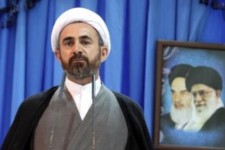 محکوم کردن فیلم عنکبوت مقدس توسط امام جمعه ایلام