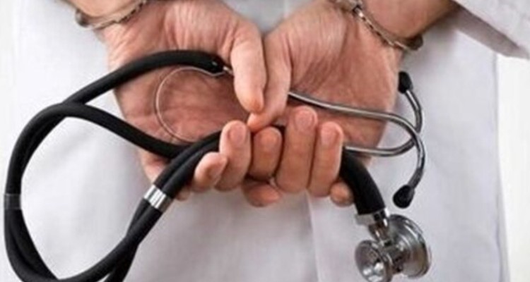 پزشک قلابی در آبدانان دستگیر شد