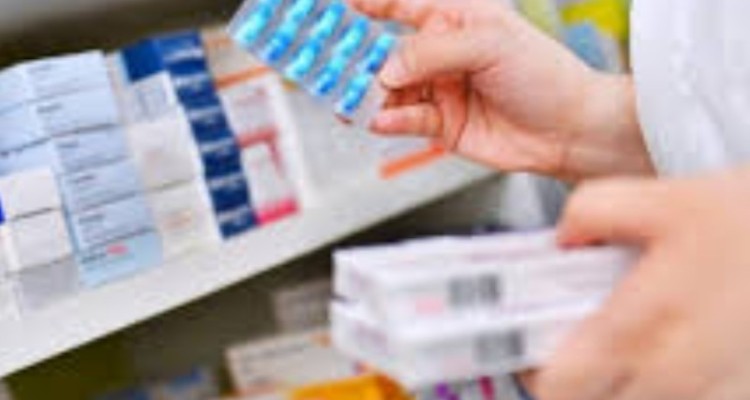 با اعطای ۴ مجوز تاسیس داروخانه در ایلام موافقت شد