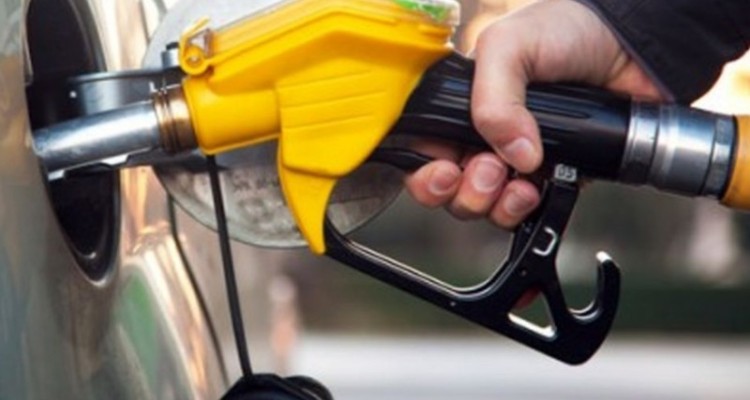 پیگیری تأمین و افزایش سوخت استان از سوی مدیریت های ستادی