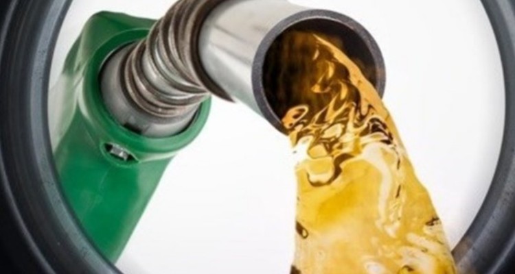 کمبود بنزین سوپر در جایگاه سوخت استان مرتفع شد