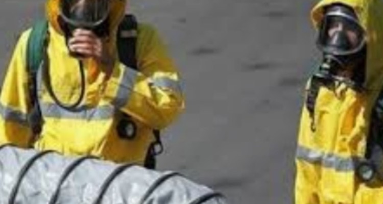 نشت تانکر ۲۸ هزار لیتری مواد شیمیایی در میدان امام حسین(ع) استان ایلام