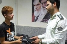 عودت کیف ده هزار دیناری به صاحبش توسط مامور ایلامی