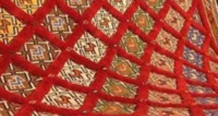 سالانه ۱۰۰۰ مترمربع فرش و گلیم در آبدانان تولید می‌شود