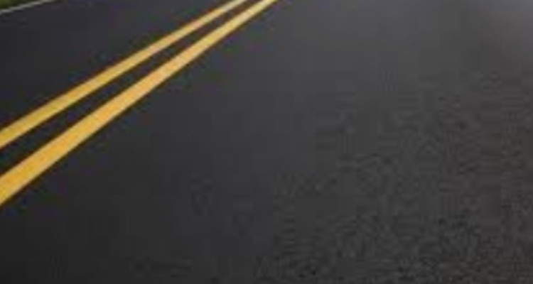 روکش آسفالت ۵۳ کیلومتر از جاده های ایلام