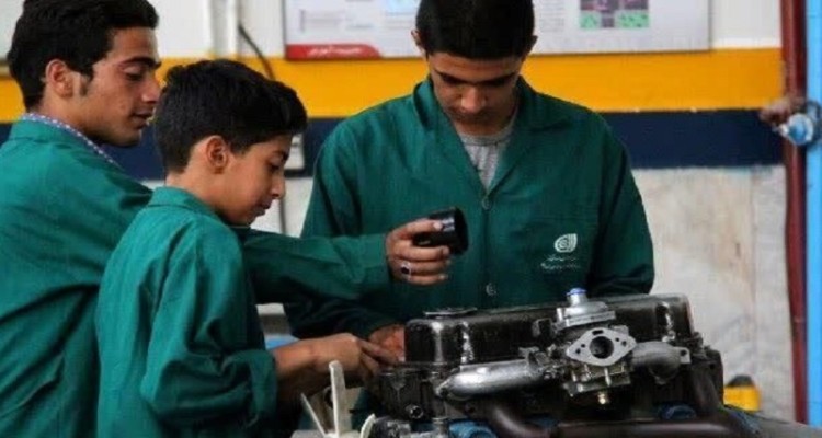 ۱۱ میلیارد تومان تجهیزات برای هنرستان های استان ایلام خریداری شد