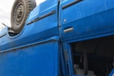 مصدومیت ۱۰ نفر با واژگونی وانت نیسان در بدره