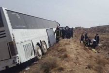 تصادف اتوبوس با پیکان ۳ فوتی برجا گذاشت