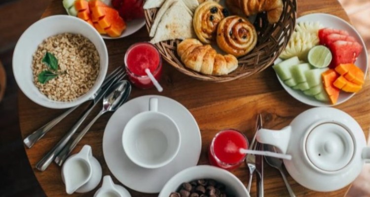 پژوهشگران: خوردن صبحانه مفصل و شام سبک، تاثیری روی متابولیسم و کاهش وزن ندارد