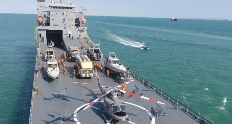 ناو اقیانوس‌ پیما و ۹۵ شناور موشک‌انداز به ناوگان نیروی‌ دریایی سپاه الحاق شد