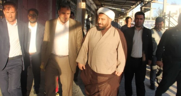 استاندار ایلام در بین بازاریان و مردم شهر آبدانان حضور یافت