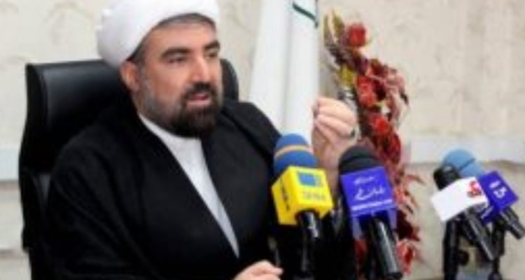 عرضه روزانه ۵ تُن یخ به همت موکب اوقاف ایلام در مهران