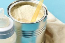 گریه نوزادان ایلامی و کمبود شیر خشک