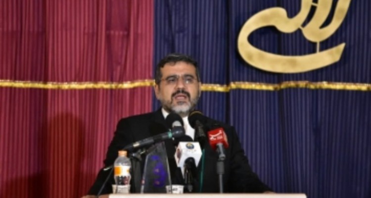 اصحاب فرهنگ و هنر پای آرمان های انقلاب ایستاده اند