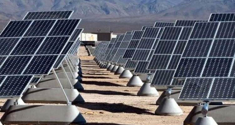 آغاز عملیات اجرایی ۱۶۰ نیروگاه خورشیدی خانگی مددجویان ایلامی