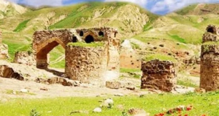 دره شهر سرزمین قلعه ها و مکان های باستانی و یادگار ساسانیان در استان ایلام * حشمت اله کرمی نژاد