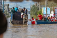 امدادرسانی هلال احمر به 140 ایلامی درگیر سیل