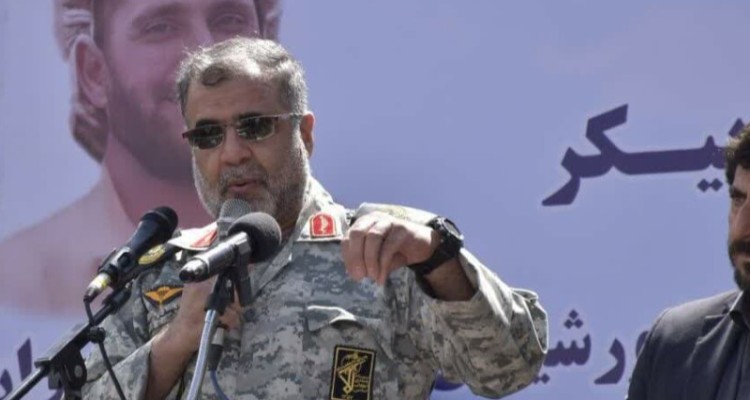 پوتین های شهید فیضی زاده پای اسیر عراقی