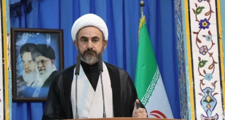 مجاهدت واخلاص دل ها را تصرف می کند