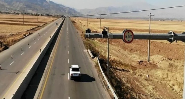 راه اندازی 10 سامانه ثبت تخلفات در محورهای مواصلاتی ایلام