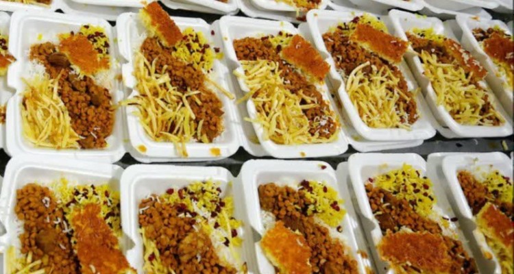 هم زمان با تاسوعا و عاشورای حسینی بیش از 10 هزار پرس غذا در مرز مهران توزیع می شود