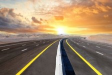 احداث آزاد راه ایلام-بغداد بایستی در سطح کلان انجام شود