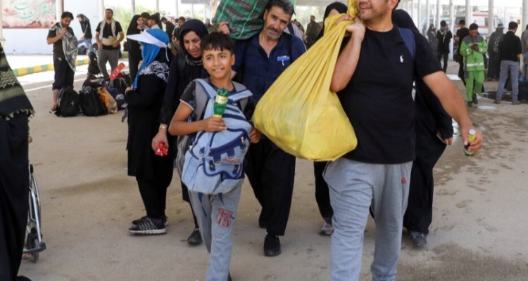 تردد بیش از ۲۰۵ هزار نفر از مرز مهران طی 24 ساعت گذشته