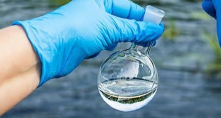 فعالیت 11 آزمایشگاه کنترل کیفی آب و فاضلاب در ایلام