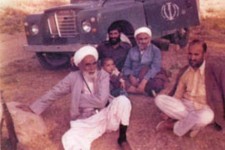 روایت عالمی که در هر جا دفن شود عذاب از آن قبرستان دور می شود