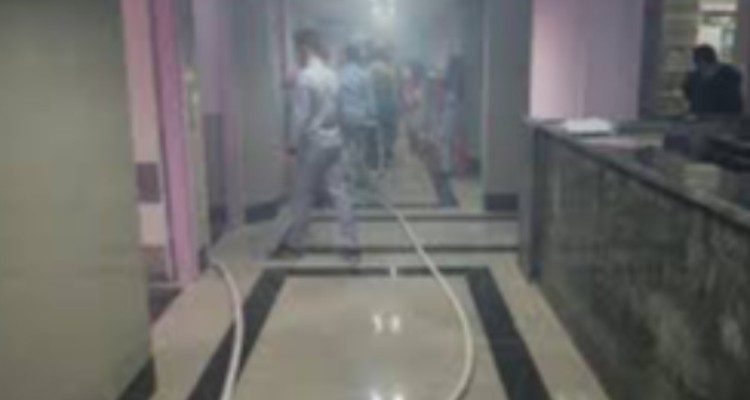 مهار آتش‌سوزی بخش سی‌تی‌اسکن بیمارستان امام خمینی(ره) ایلام