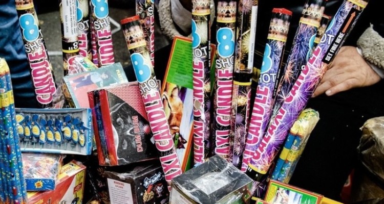 ممنوعیت تبلیغ و فروش مواد محترقه در فضای مجازی