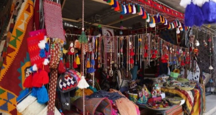 نمایشگاه های نوروزی ایلام بیش از 11 میلیارد ریال صنایع دستی فروختند