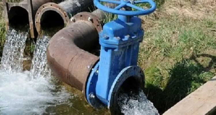 اصلاح خط لوله چشمه گل گل در ایلام