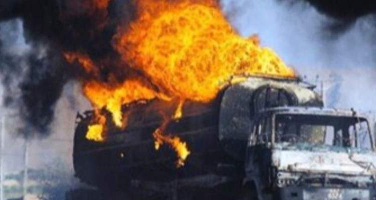 تانکر حامل سوخت در ایلام دچار حریق شد
