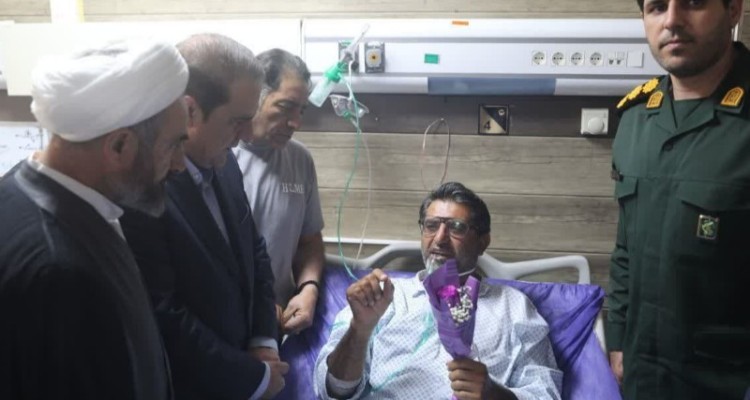 عیادت از مجروحان حادثه اسکله شهید رجایی در ایوان