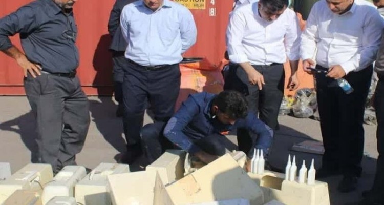 کشف 11 تن روغن چرخ خیاطی قاچاق در مهران